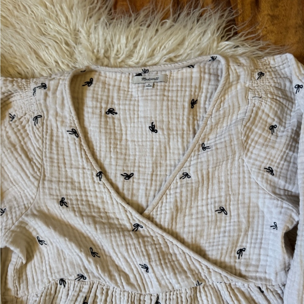 Madewell Lightspun Peplum Wrap Top in Tiny Bows - Picture 3 of 7